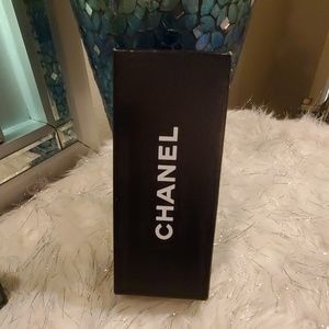 Chanel box only 7x3